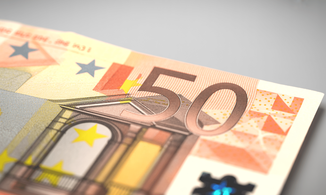 scopri il codice segreto sulle banconote da 50 euro che ne aumenta il valore e le rende molto preziose per collezionisti e appassionati.